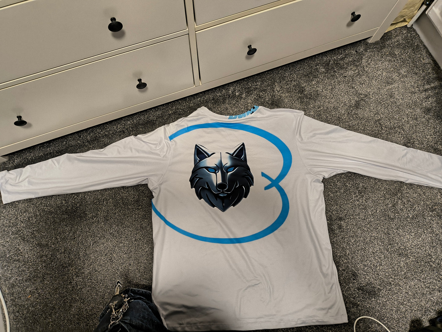 Men's Long Sleeve Shirt - Wolf T-Shirt Design